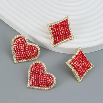 Модные металлические геометрические серьги в форме сердца со стразами для женщин, квадратные серьги-гвоздики для покера, аксессуары для банкетов, ювелирные изделия